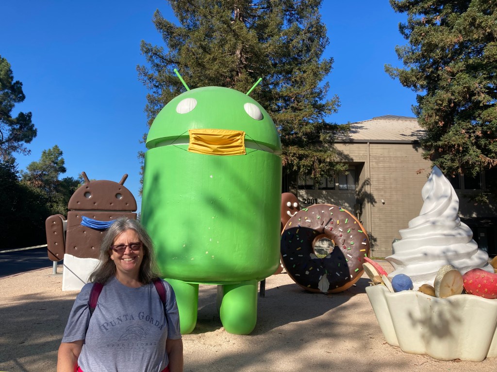 Android statues at Google HQ
