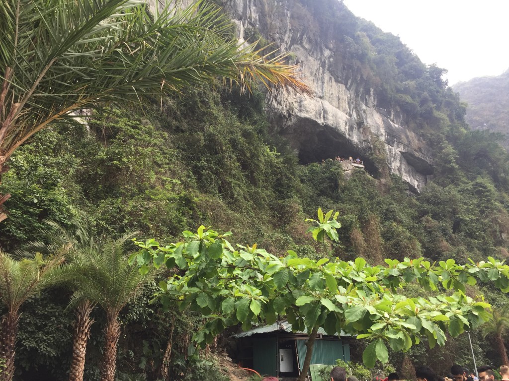 Hang Sung Sot Caves