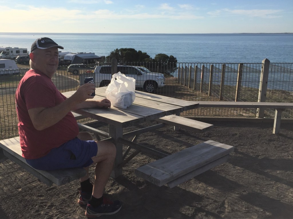 Robe Picnic breakfas