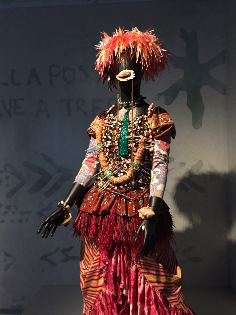 Te Papa - Pacific Sisters