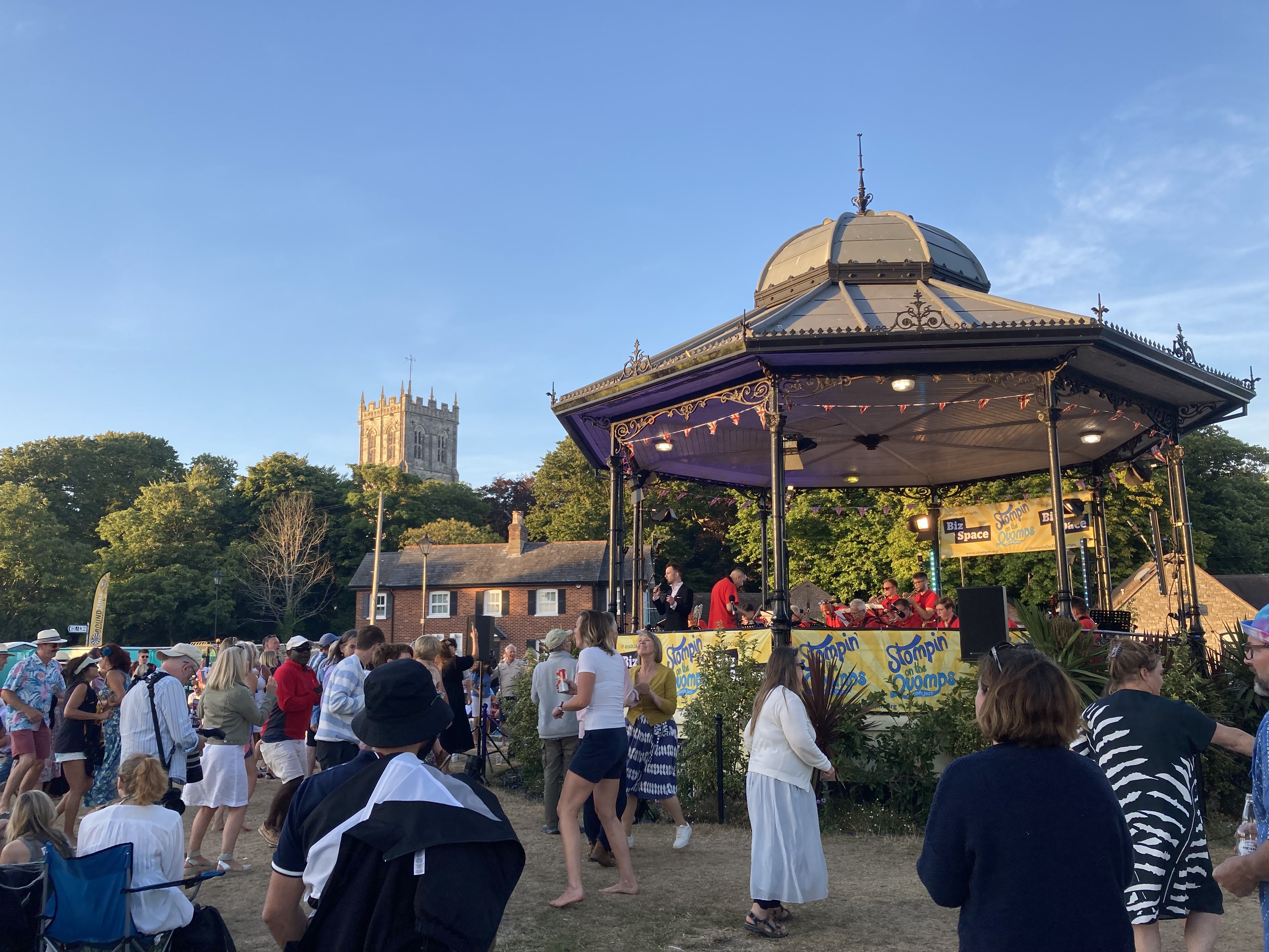 Stompin' on the Quomps