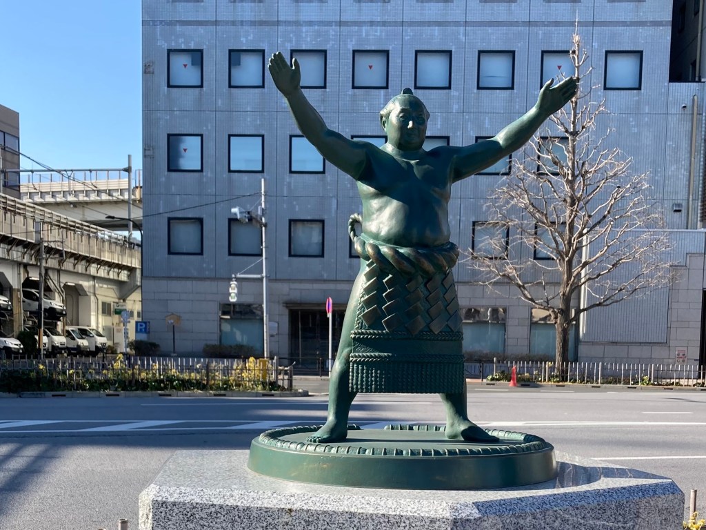Sumo statue