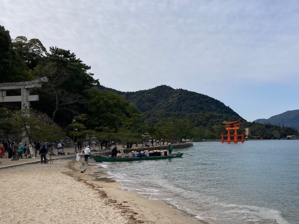 Walk to Itsukushima Shrine