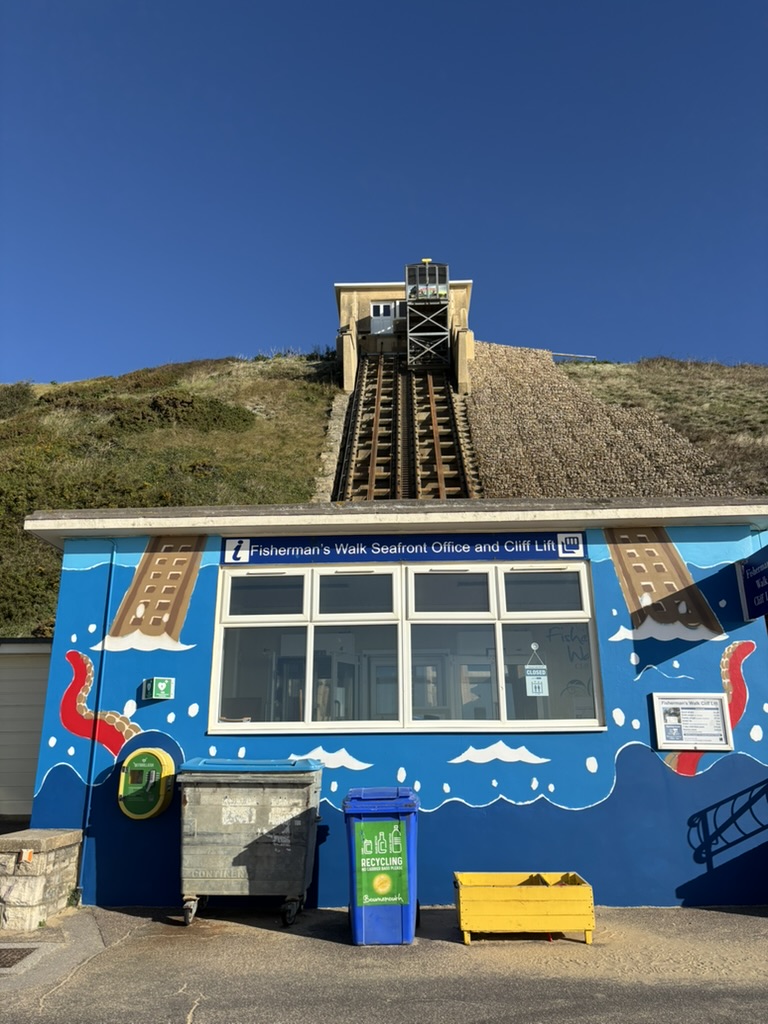Fisherman's Walk Cliff Lift