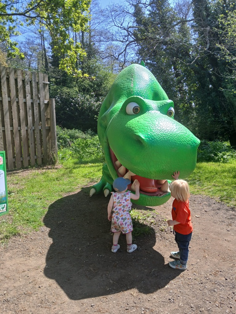 Farmer Palmer's - Dinosaur Roar! Discovery Trail