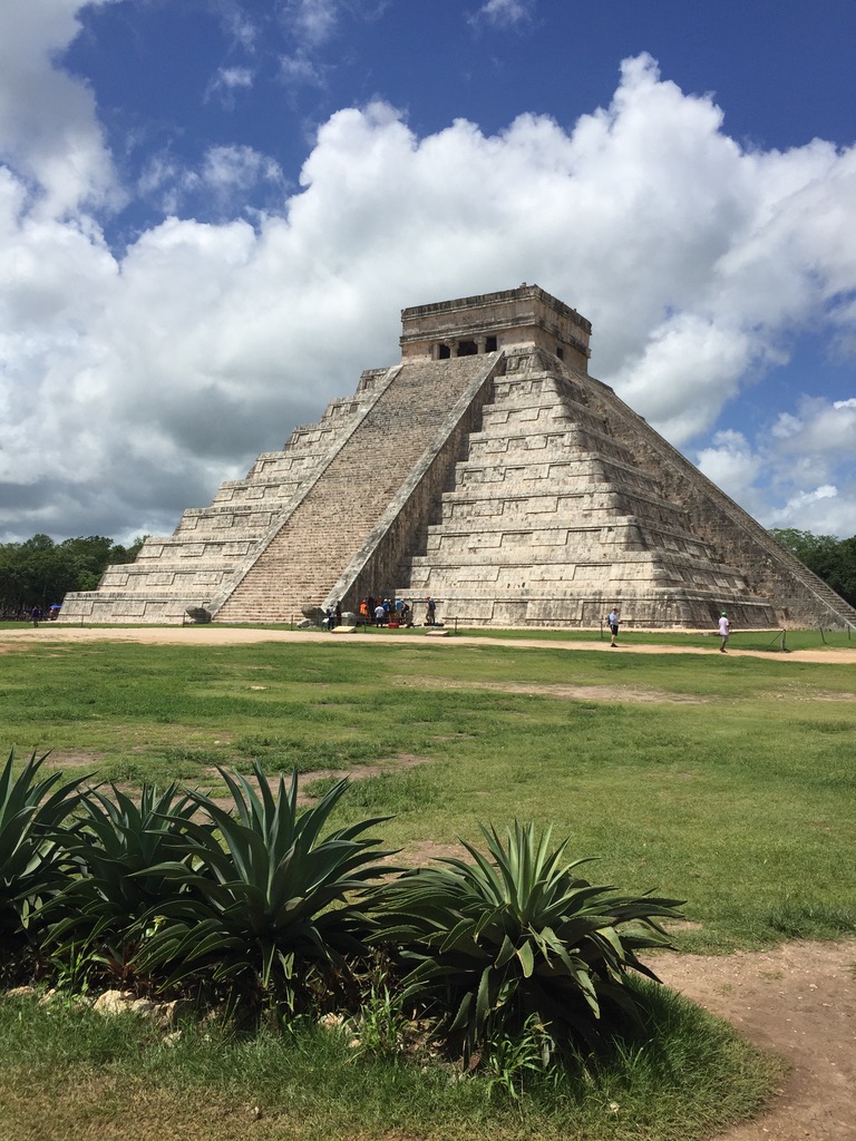 El Castillo Chichen Itza